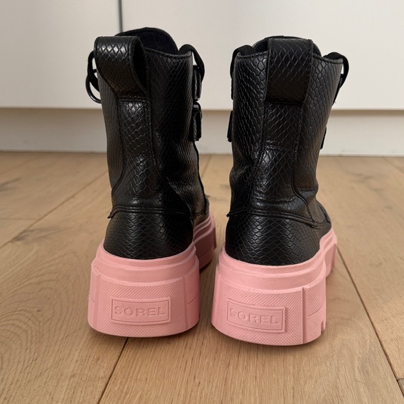 Sorel Caribou X waterproof leather lace-up boot, pink/black, 6.5 - Picture 4 of 5